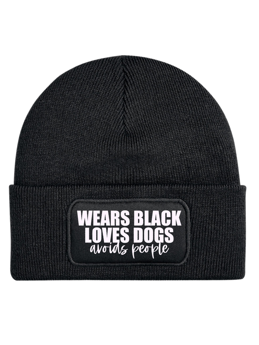 Beanie "WEARS BLACK, LOVES DOGS"